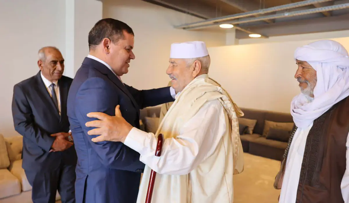 وفد مشائخ و اعيان قبيلة اولاد سليمان في ضيافة رئيس حكومة الوحدة الوطنية المهندس عبدالحميد ادبيبة بمنزله